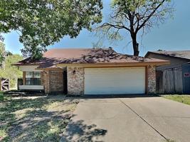 featured image of 4105 Devon Ct
