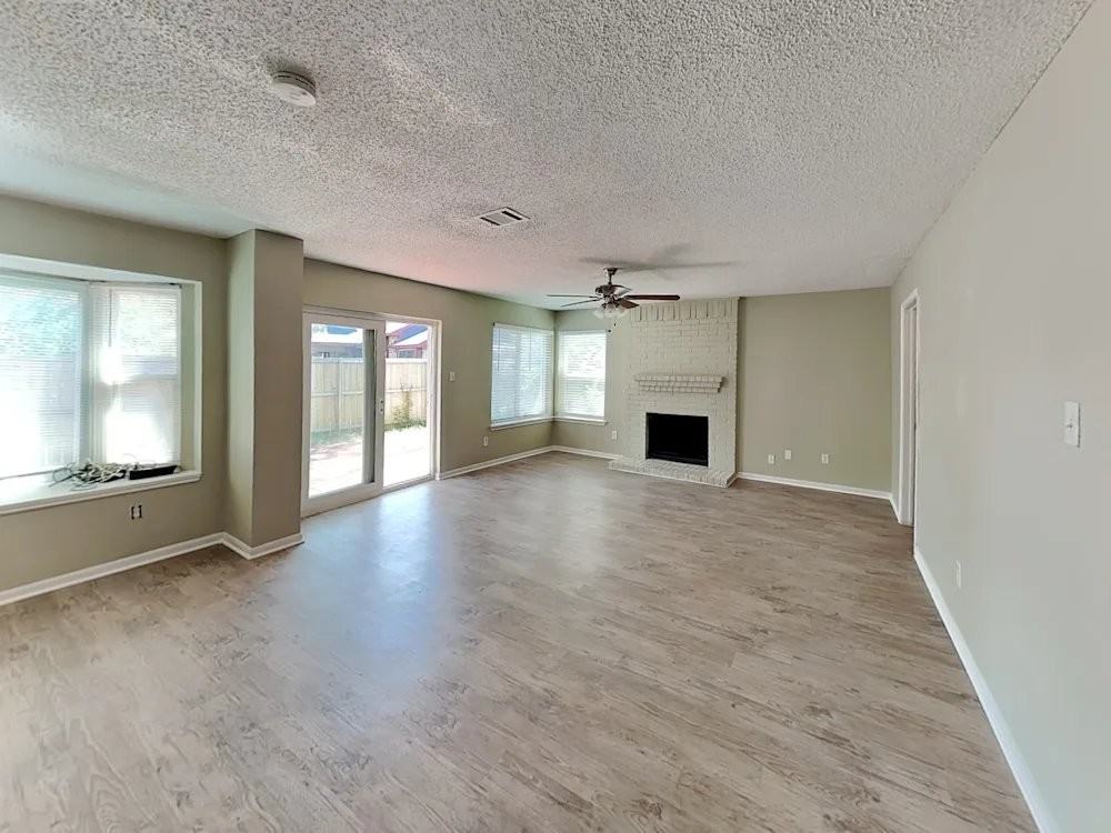 4105 Devon Ct - Photo 3 of 11