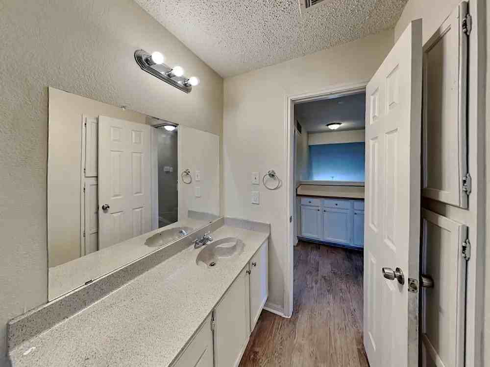 4105 Devon Ct - Photo 5 of 11