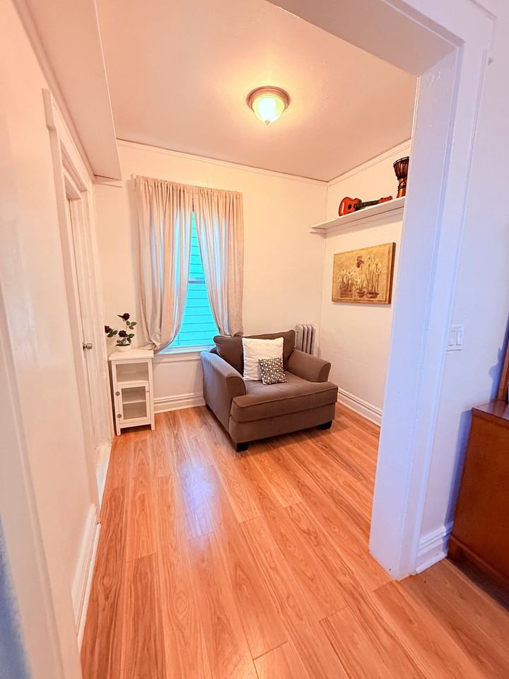 52 Brookdale Ave #2ndFL - Photo 2 of 5