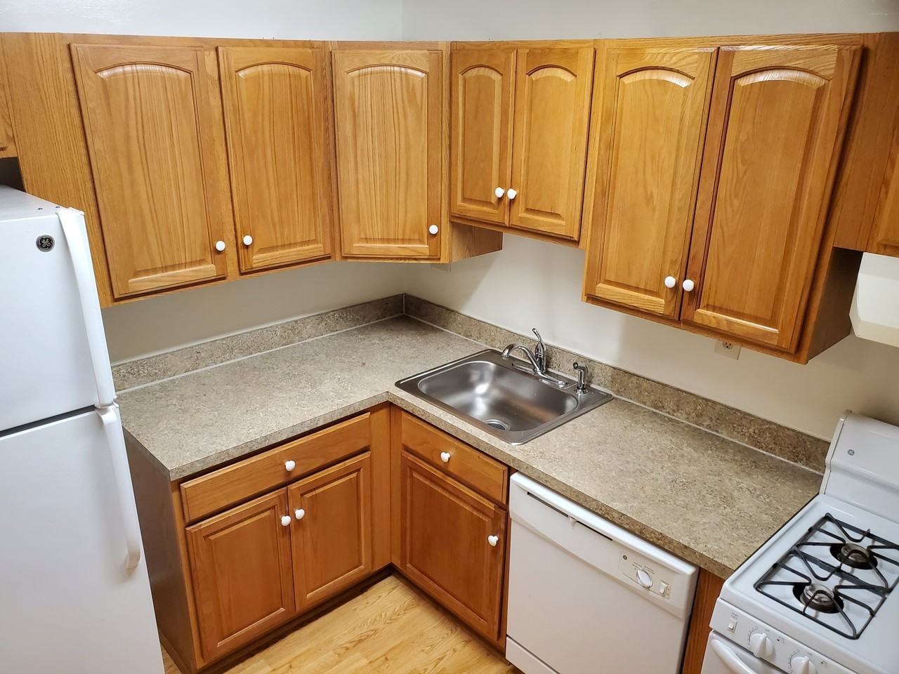 3102 Commonwealth Ave #104 - Photo 2 of 6