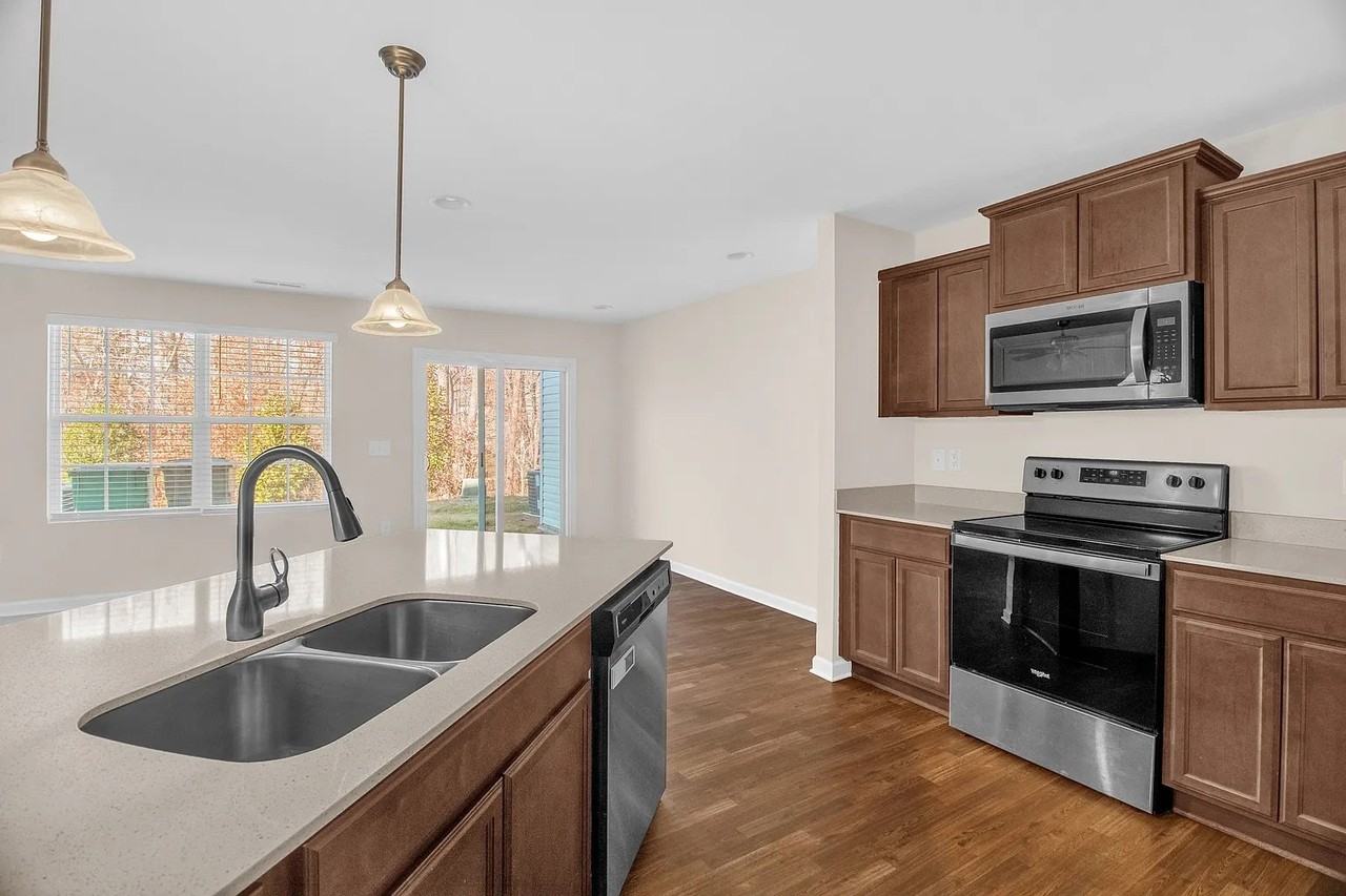 3859 Copperfield Ct - Photo 4 of 19