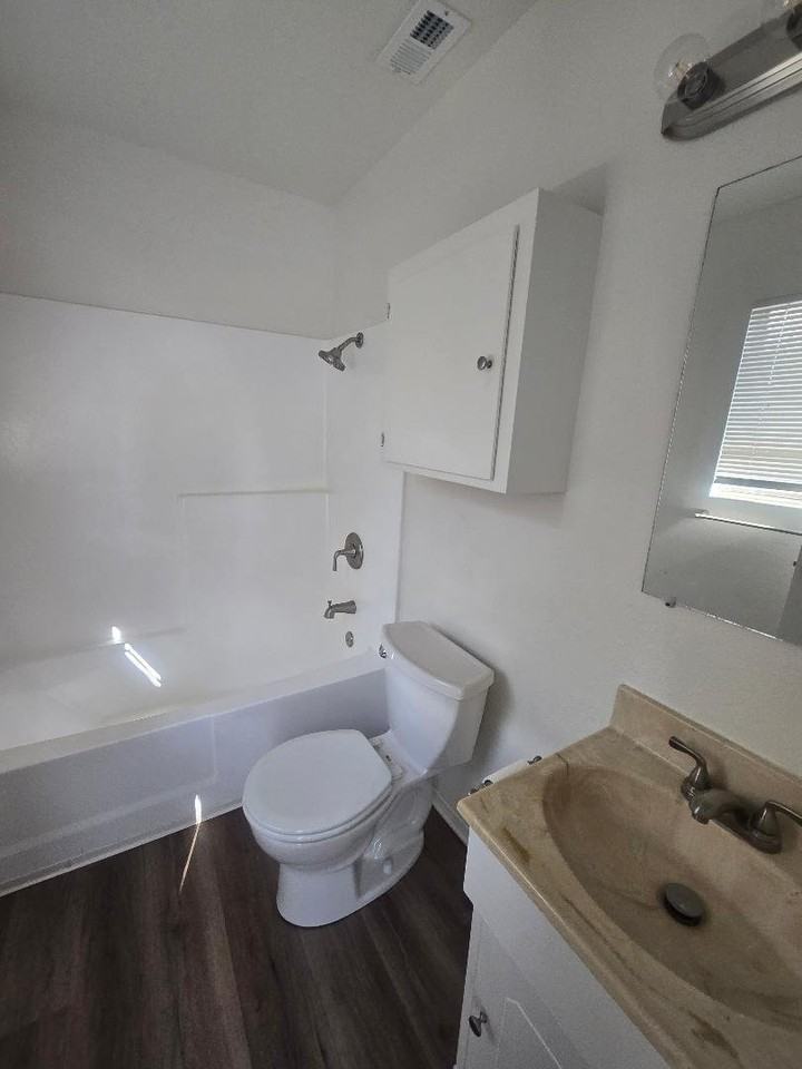 4360 10th St #2 - Photo 4 of 9