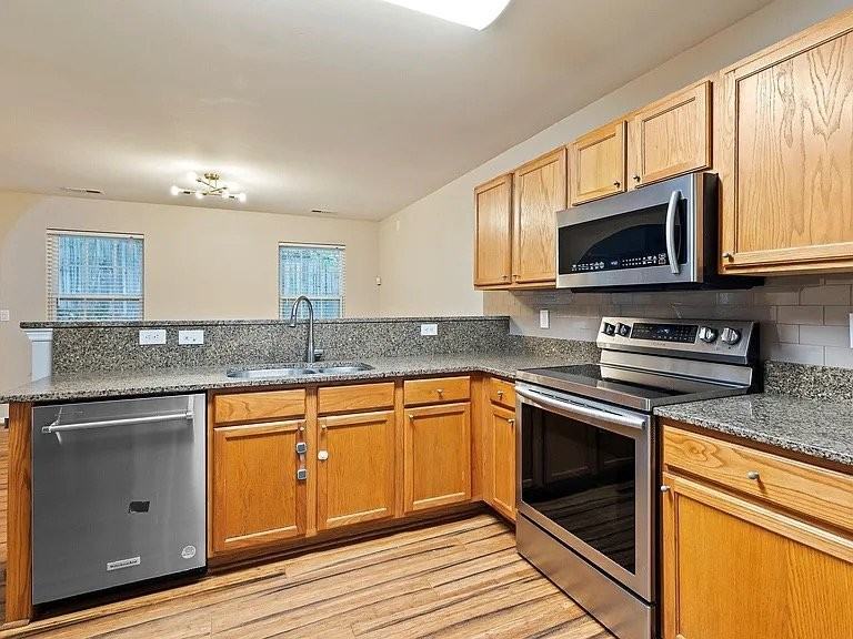 11 Kinglet Ct - Photo 3 of 14