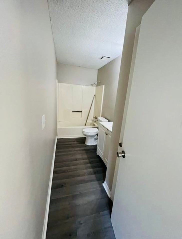 1130 Gordon Ave #A - Photo 4 of 10