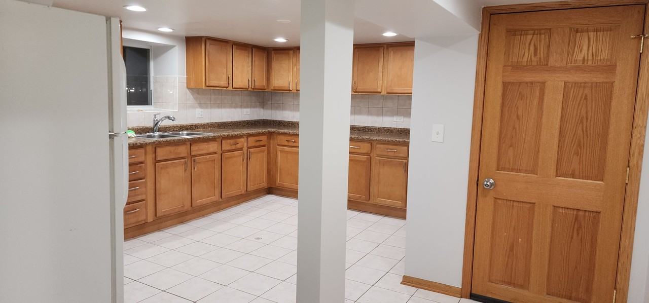 5154 W School St #G - Photo 3 of 15