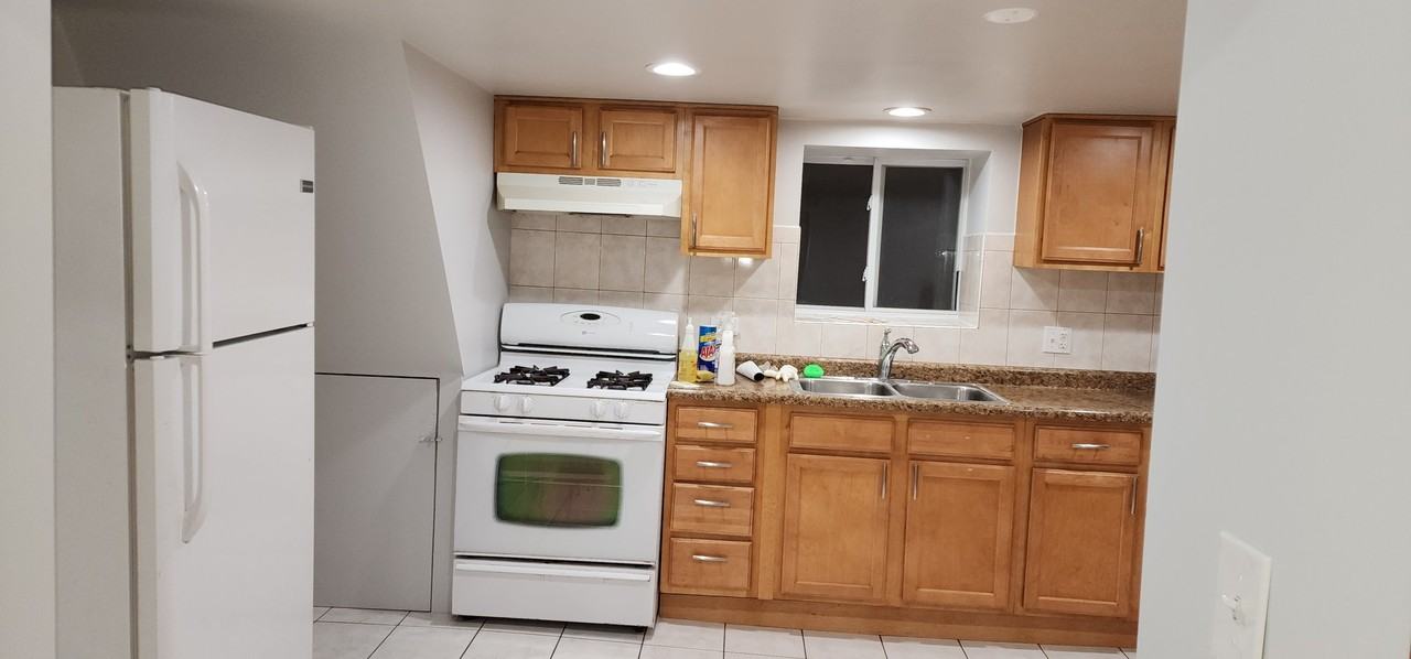 5154 W School St #G - Photo 5 of 15