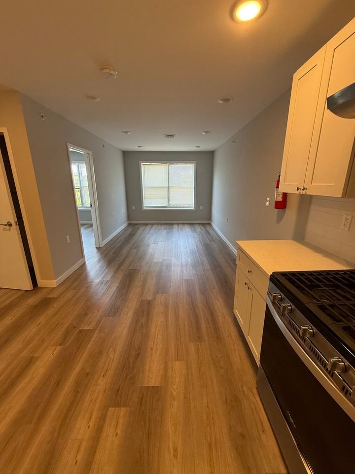 8-10 Godwin Ave #404 - Photo 2 of 11