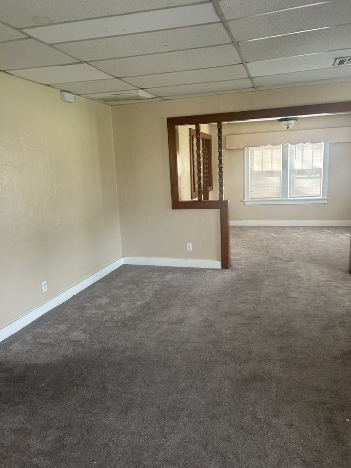 2308 Ne 21st St #1 - Photo 2 of 20