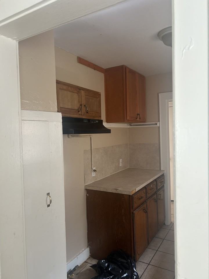 2308 Ne 21st St #1 - Photo 7 of 20