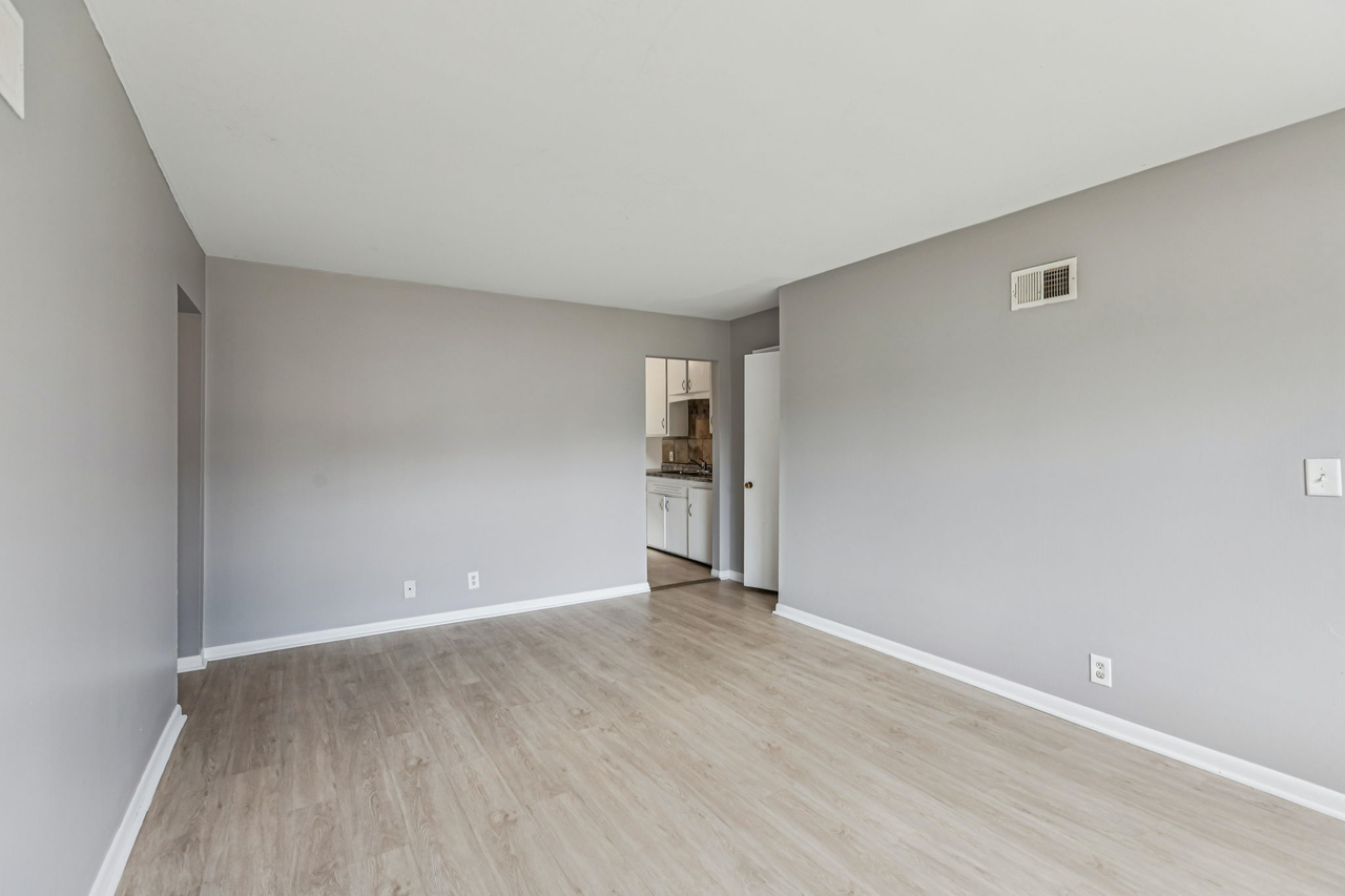 4314 North 52nd Street - RADAR LLC - 1 #1 - Photo 3 of 28