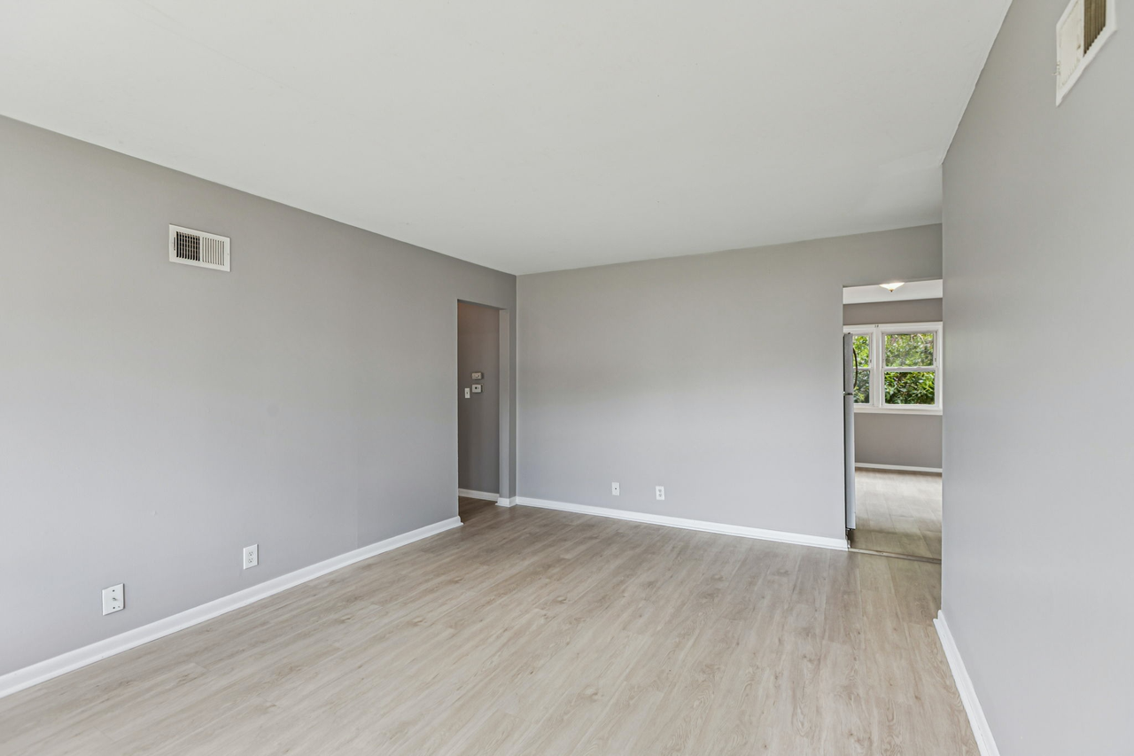 4314 North 52nd Street - RADAR LLC - 1 #1 - Photo 4 of 28