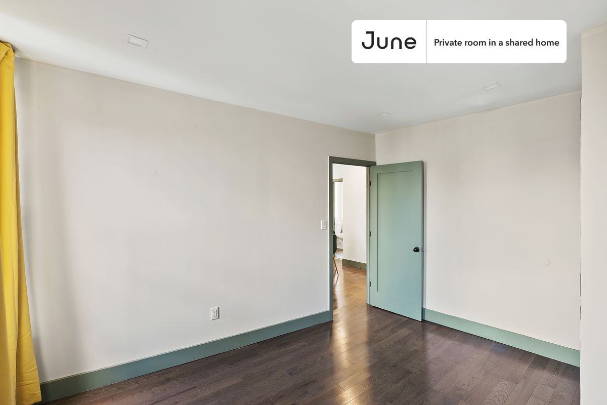 1675 Lexington Ave #A - Photo 5 of 20