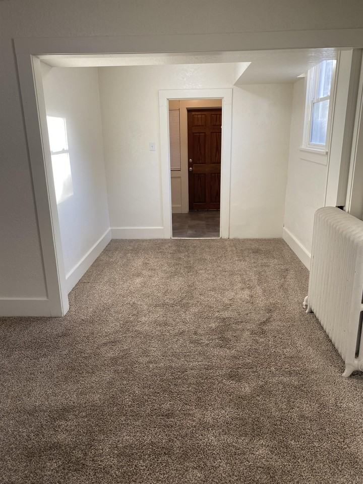 6th Avenue Flats - Photo 6 of 22