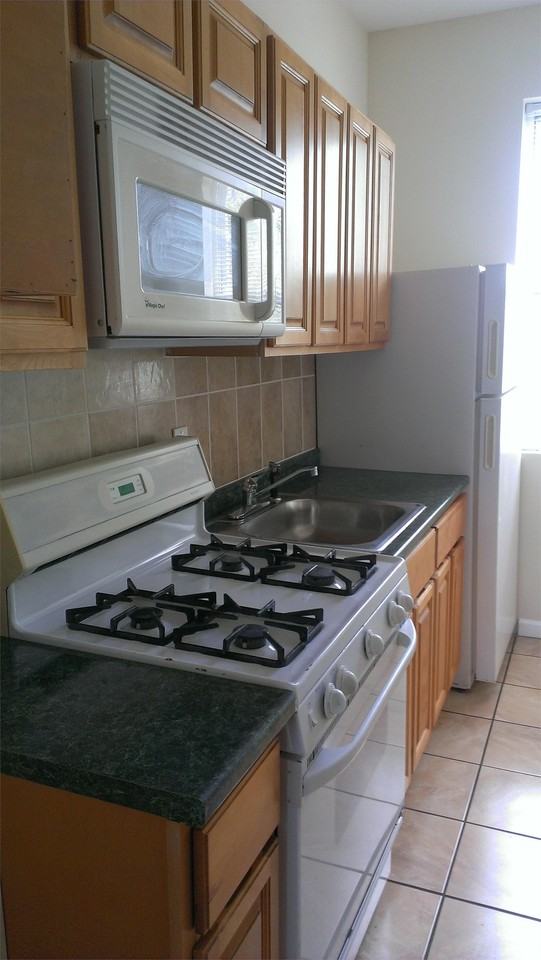 2829 N Broad St - Photo 6 of 12