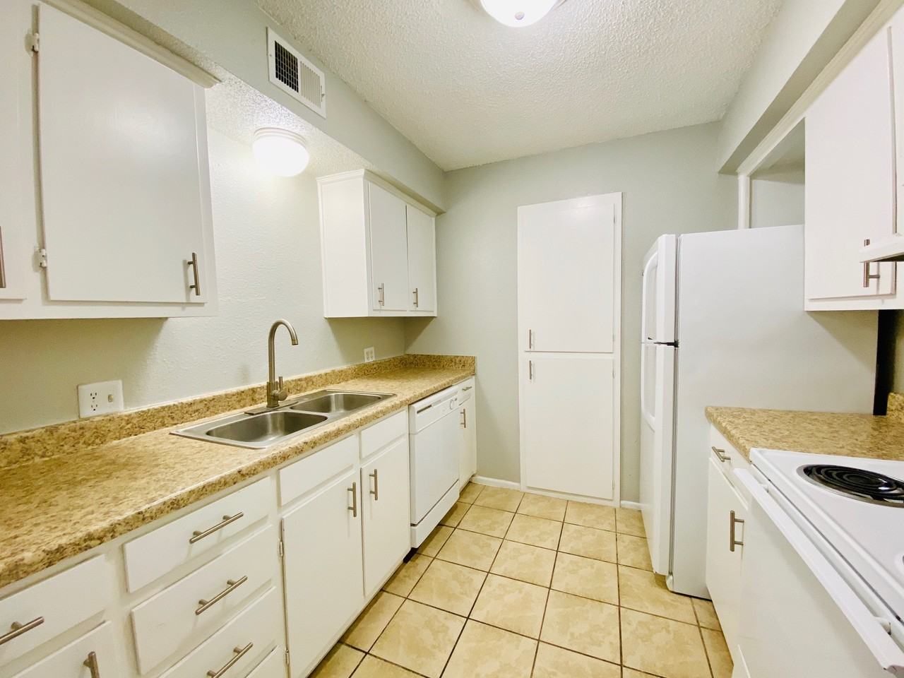 Briarwood Village Apartments - Photo 3 of 50