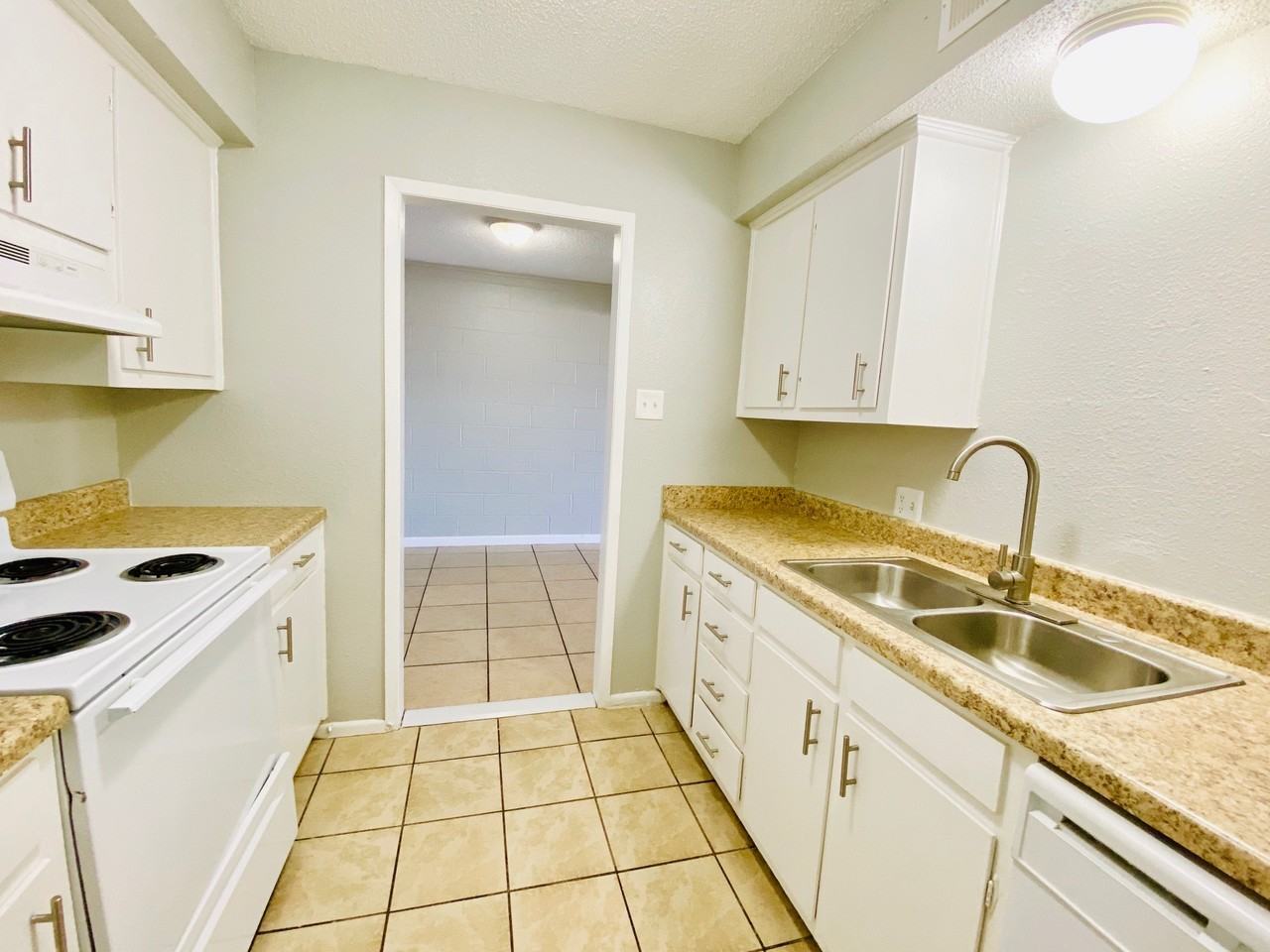 Briarwood Village Apartments - Photo 4 of 50