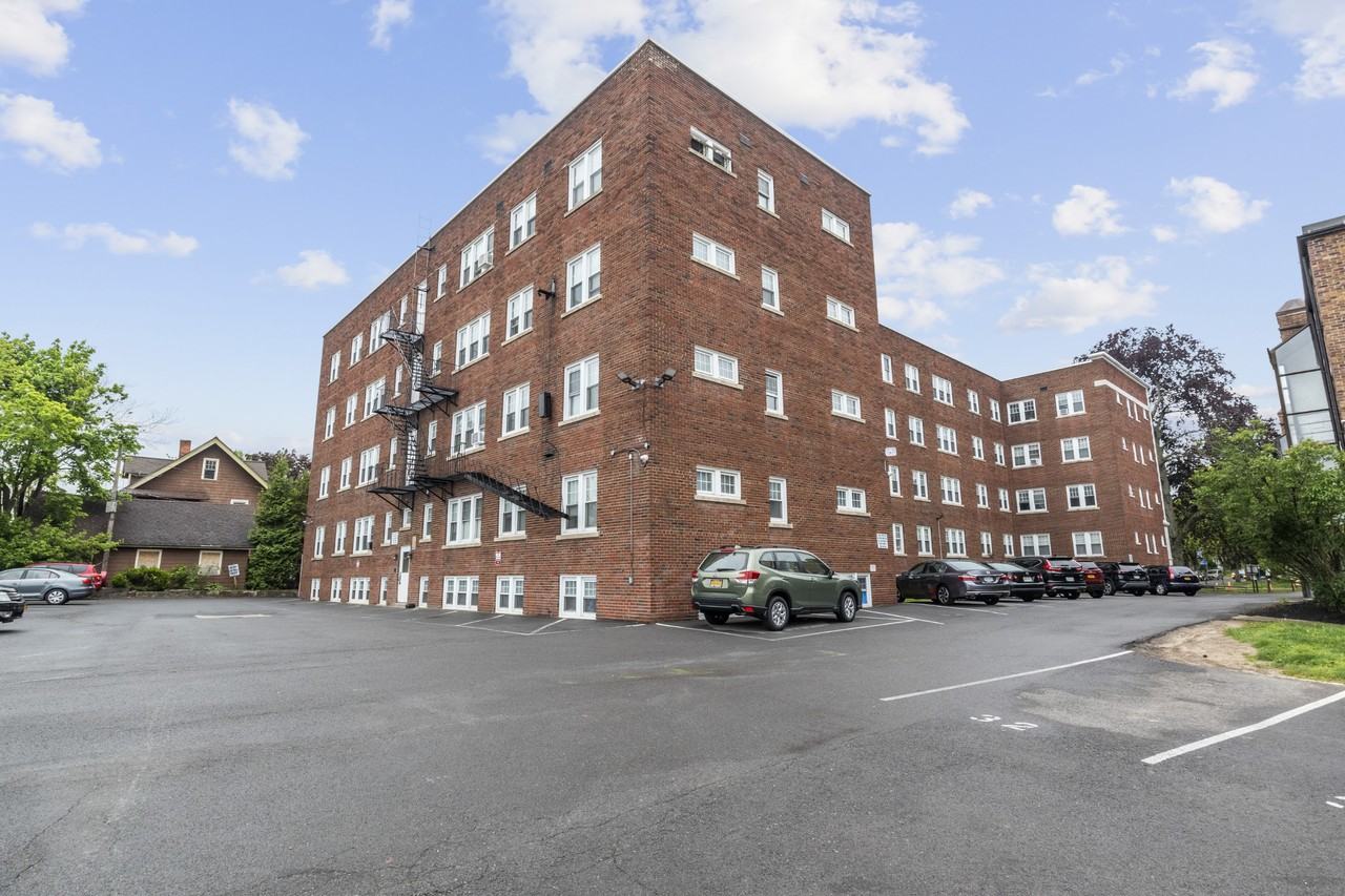 Coolidge Apartments - Photo 4 of 21
