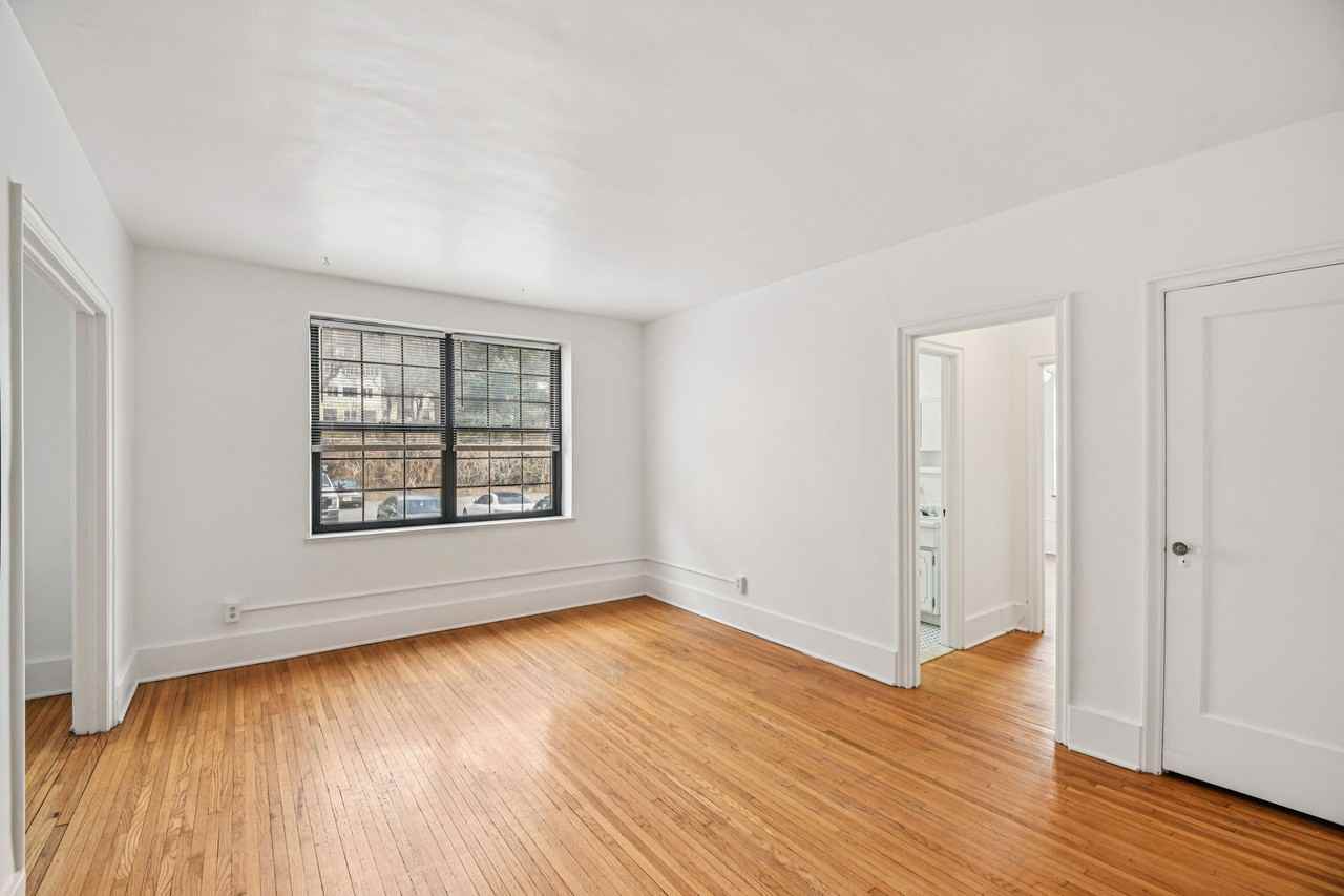 Rochester City Apartments - Photo 4 of 39