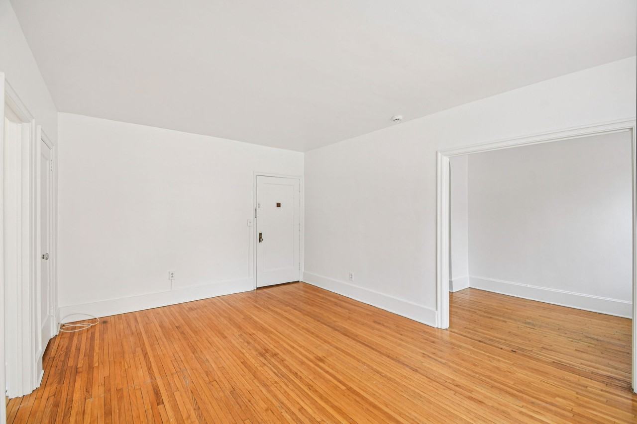 Rochester City Apartments - Photo 6 of 39