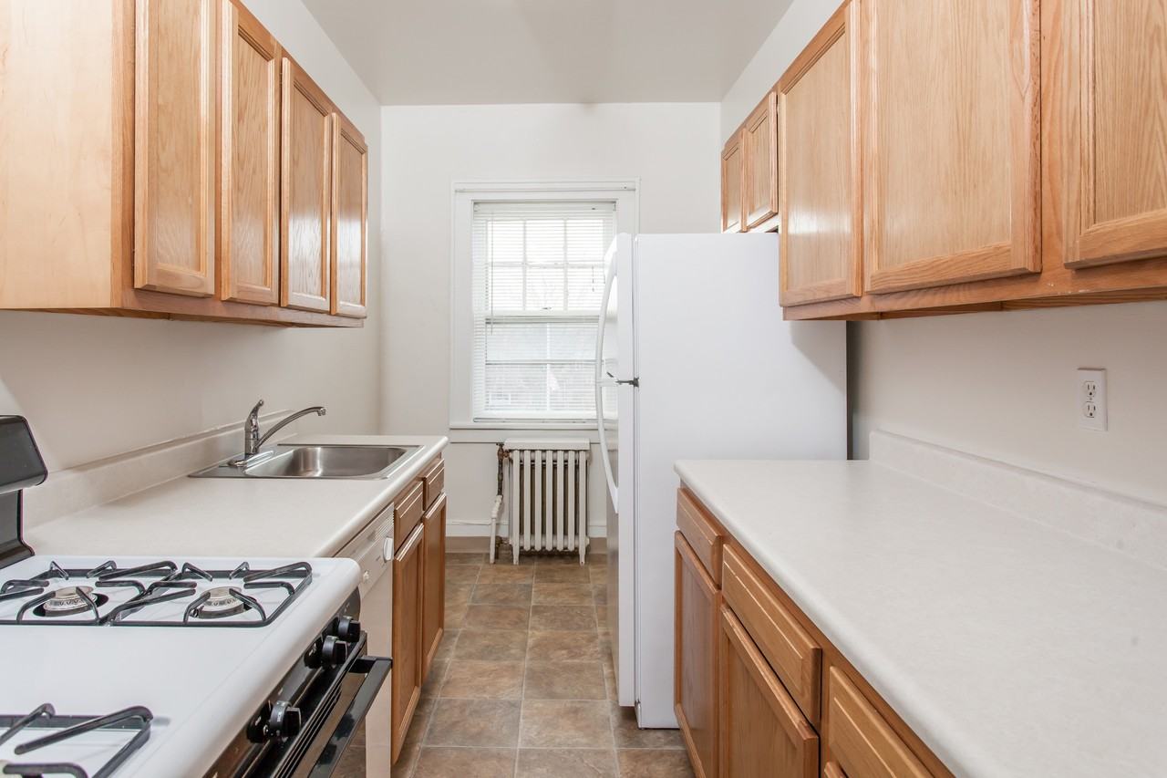 Arnold Park Apartments - Photo 6 of 25