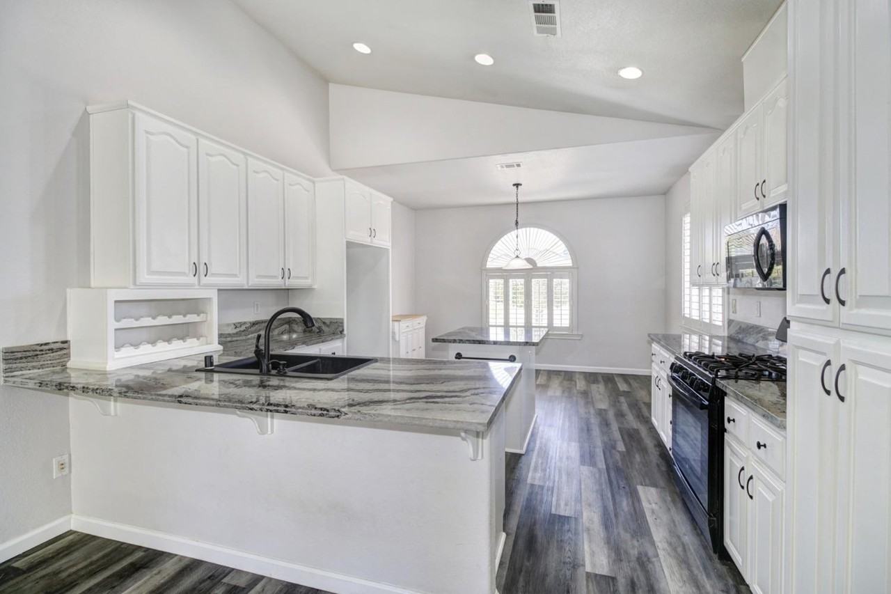 953 Portside Cir #88 - Photo 2 of 20