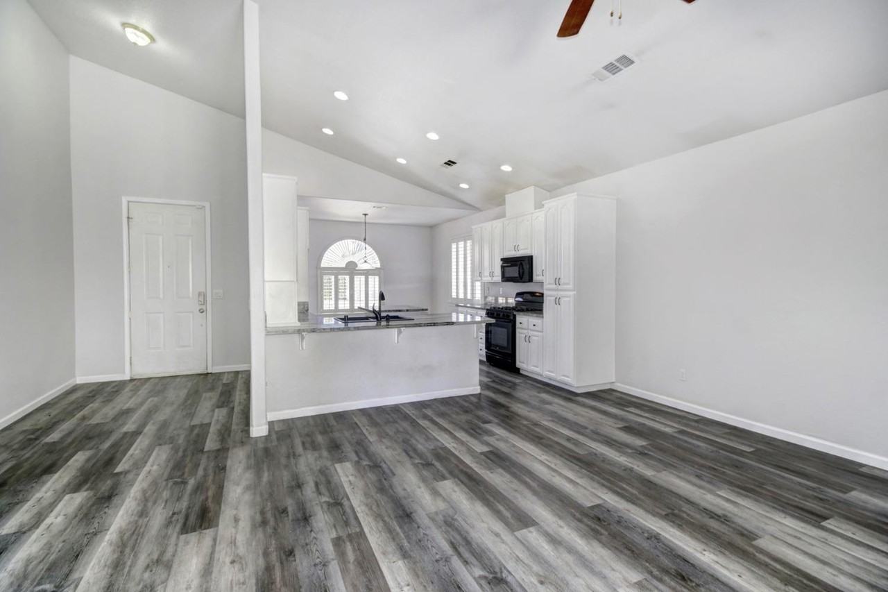 953 Portside Cir #88 - Photo 3 of 20