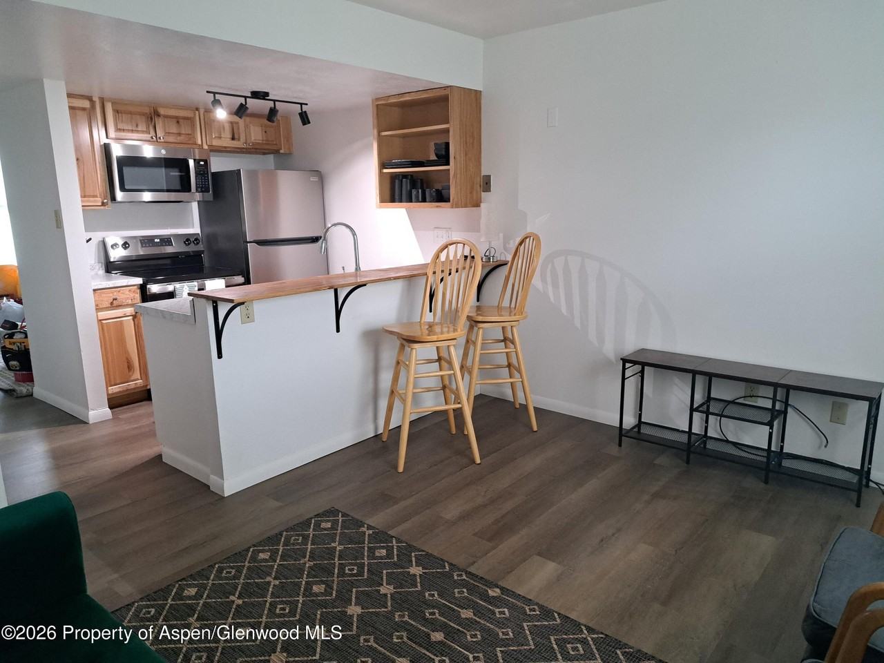1395 W 2nd St - Photo 2 of 8