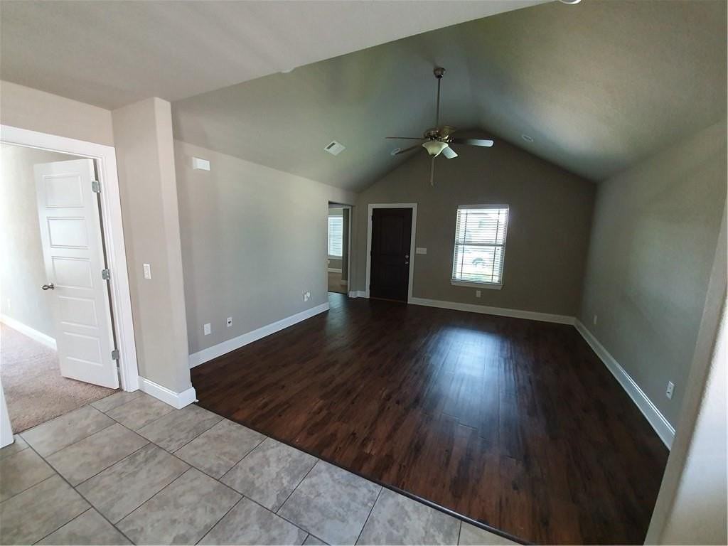 4000 Sw Capstone Ave - Photo 2 of 14