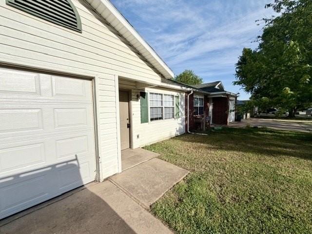 1317 N Boxley Ave - Photo 2 of 11