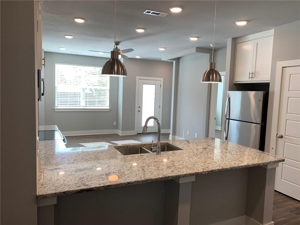1731 W Deane St - Photo 3 of 14