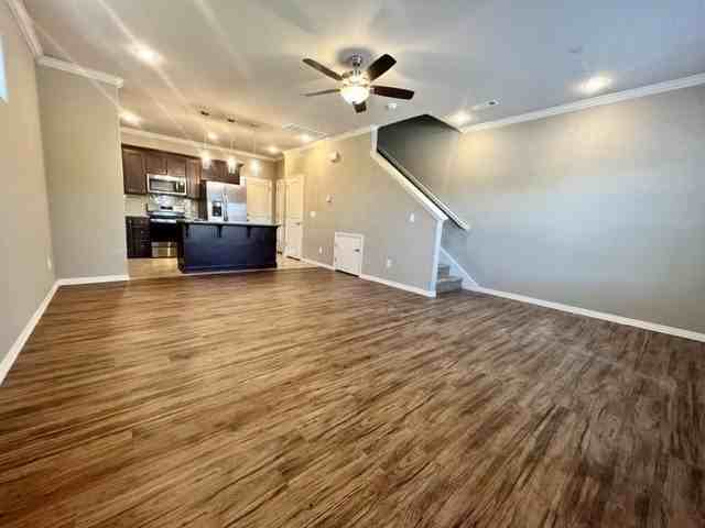 863 W North St - Photo 4 of 12