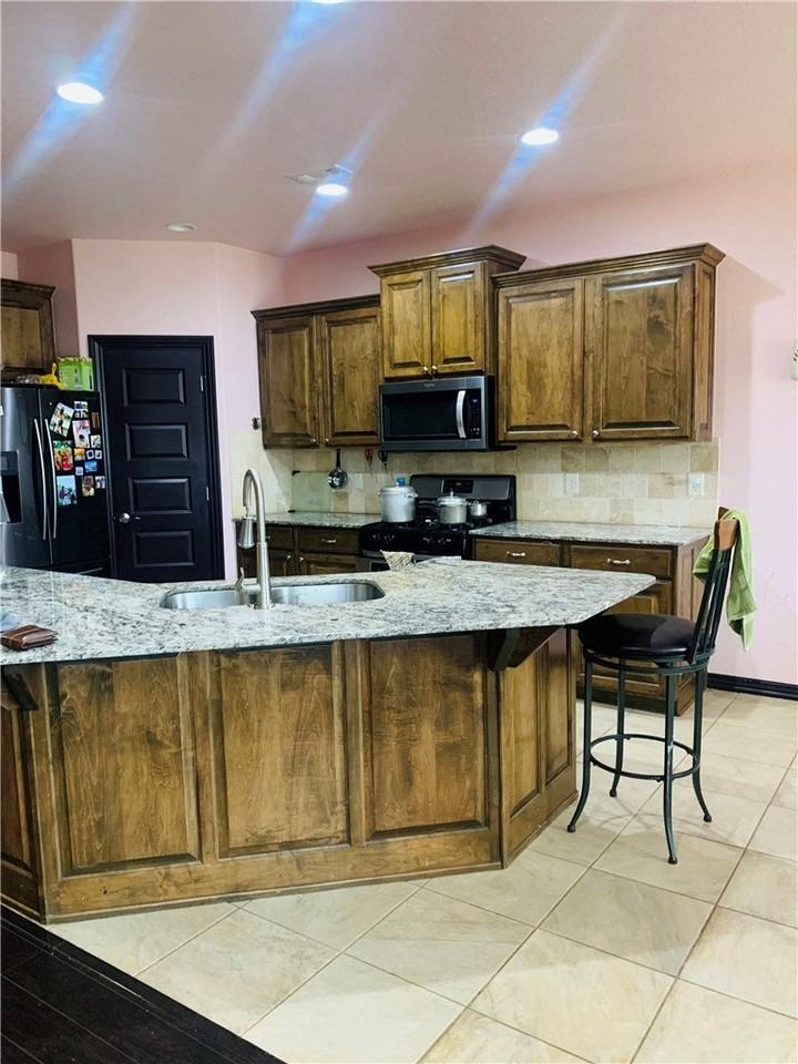 2407 Sw Worthington Ave - Photo 3 of 11