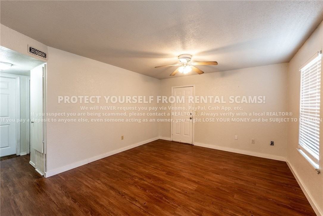2102 Blueberry Ln - Photo 3 of 13