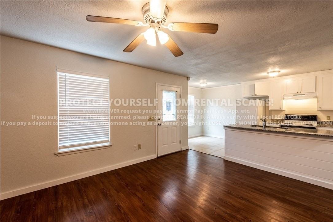 2102 Blueberry Ln - Photo 4 of 13