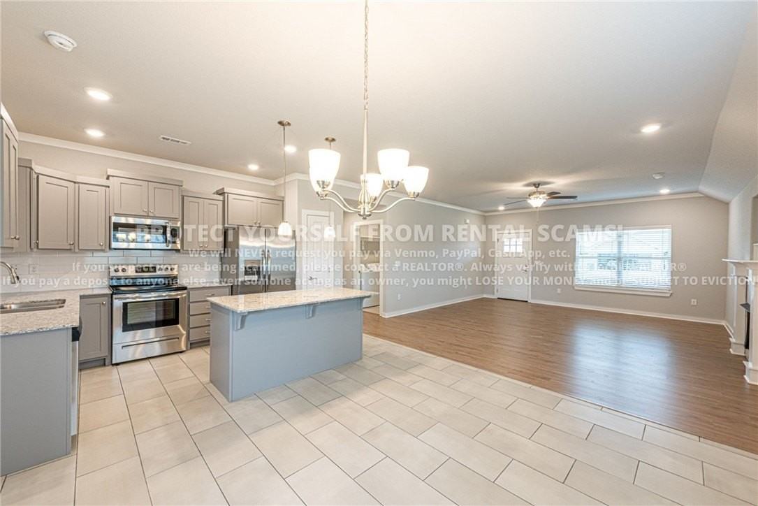 4373 W Newton Ave - Photo 4 of 15