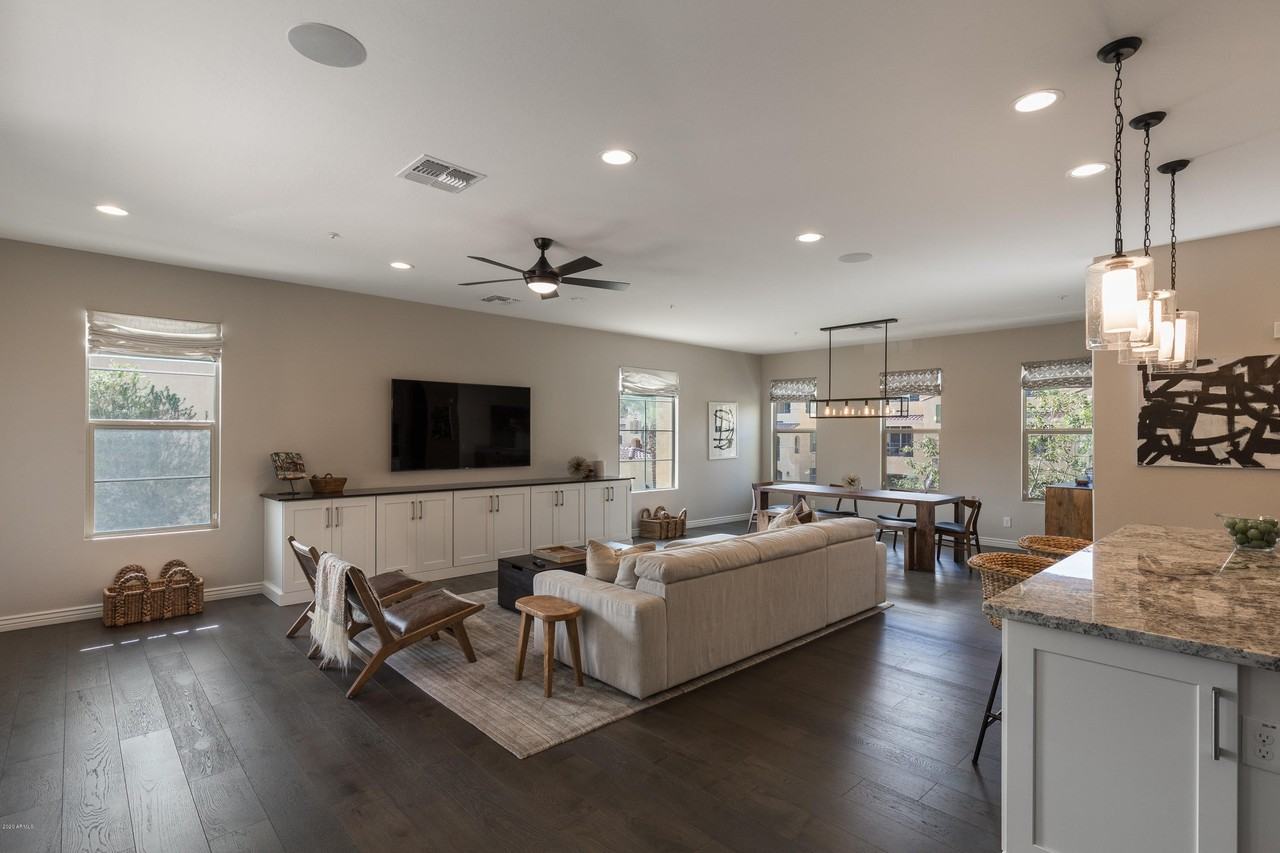 17712 N 77th Way - Photo 3 of 33