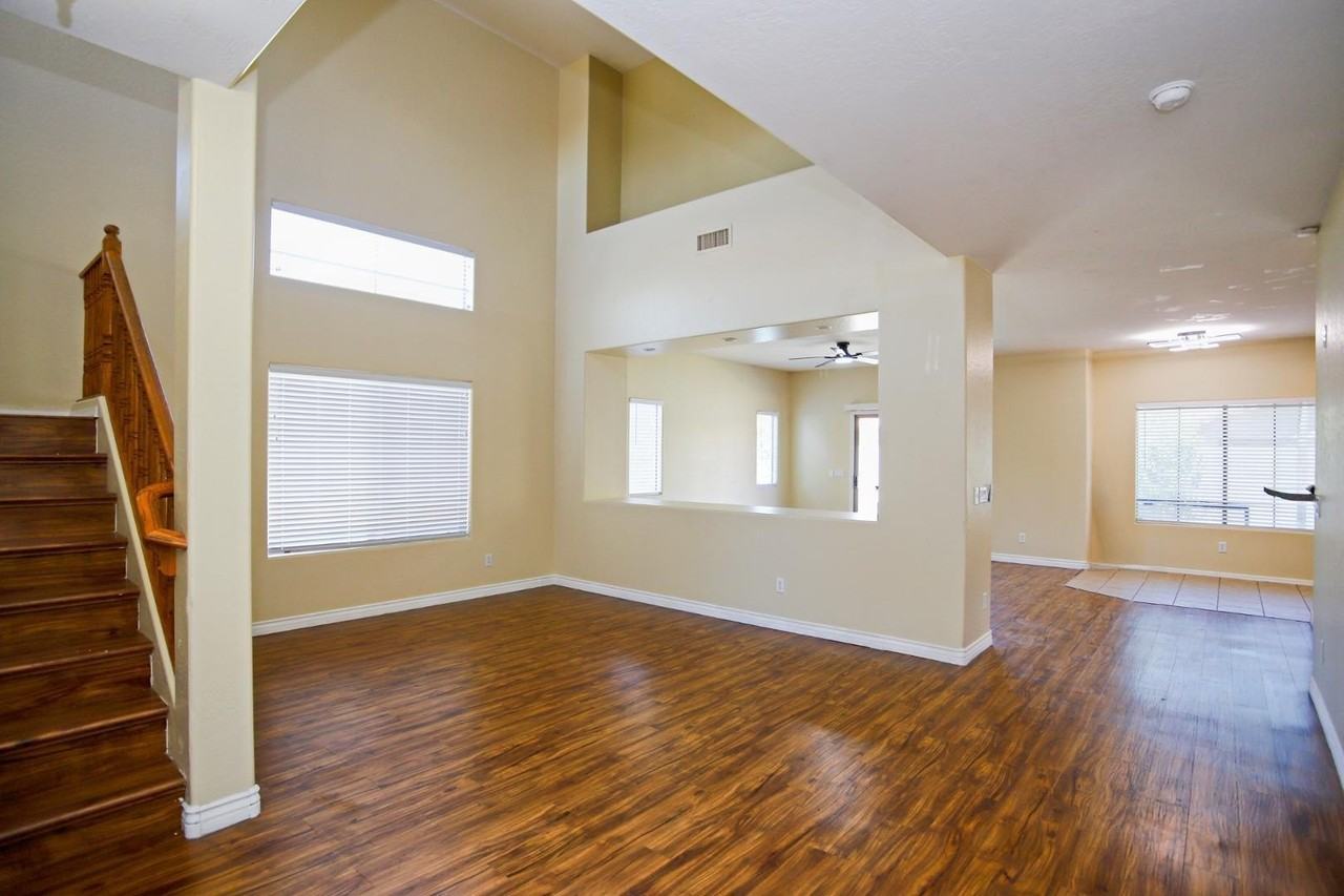 512 E Rainbow Dr - Photo 4 of 43