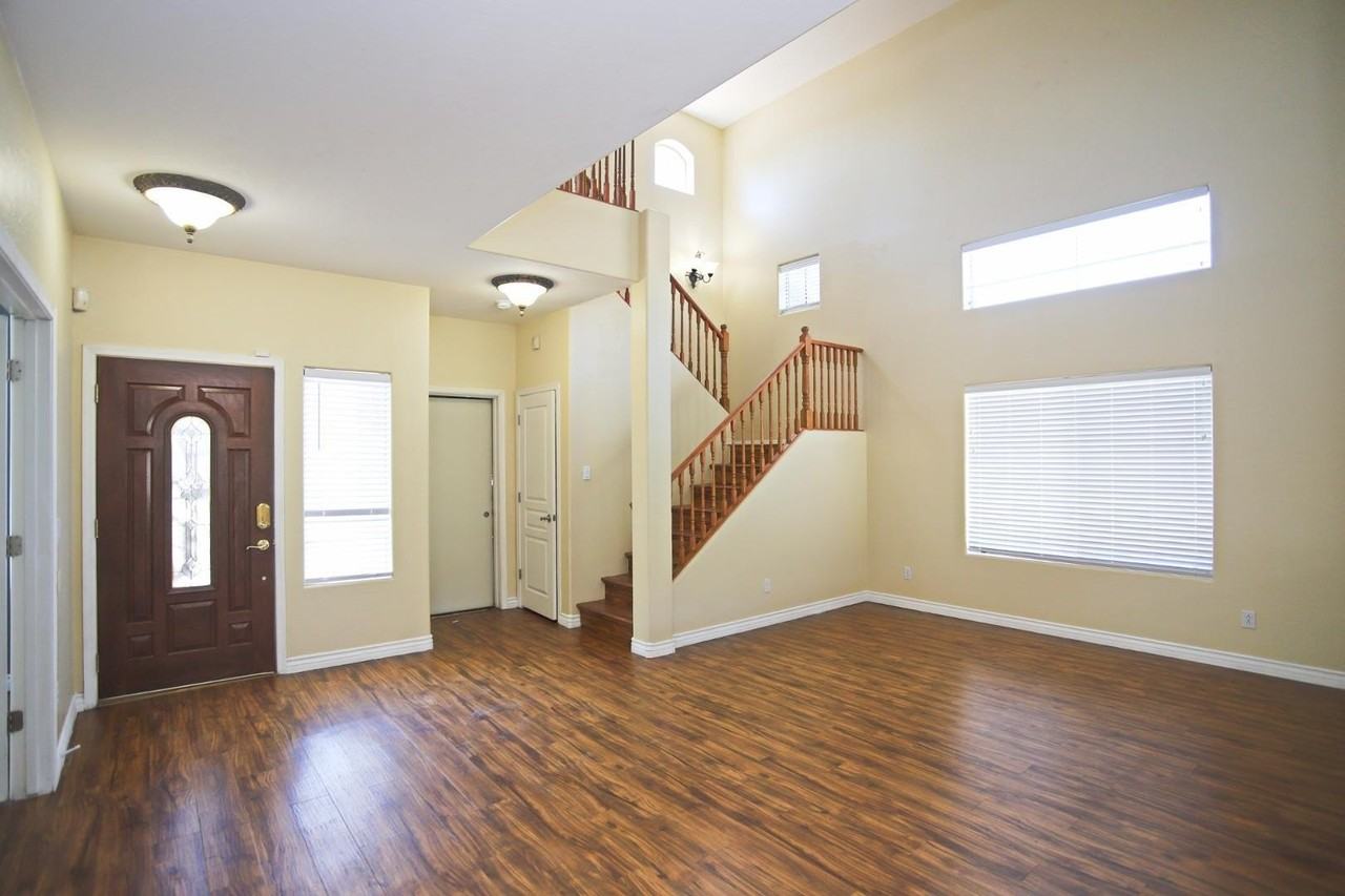 512 E Rainbow Dr - Photo 5 of 43
