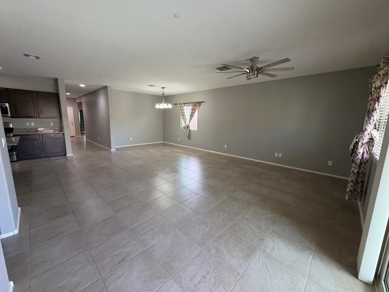 21248 W Palm Ln - Photo 5 of 15