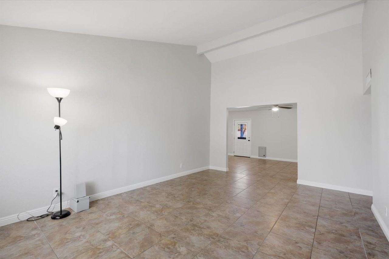 656 W Pecos Ave - Photo 3 of 21