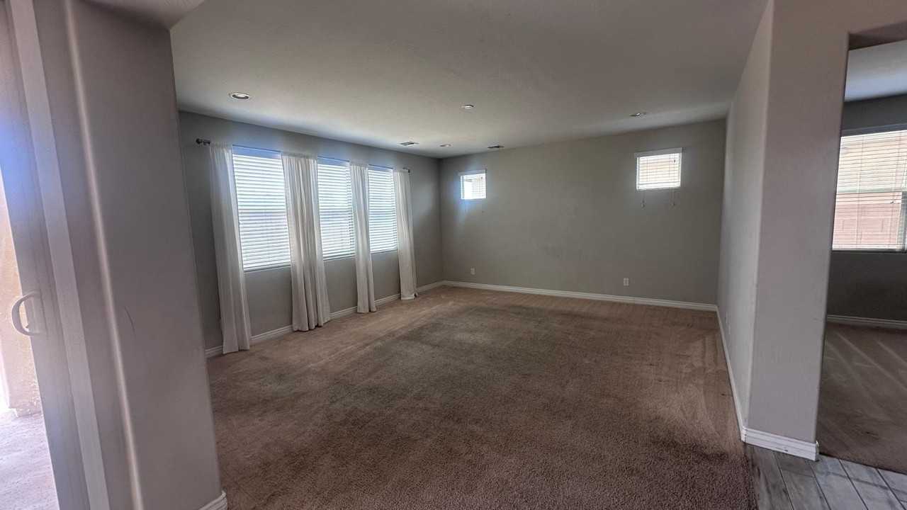 10015 E Wavelength Ave - Photo 2 of 31