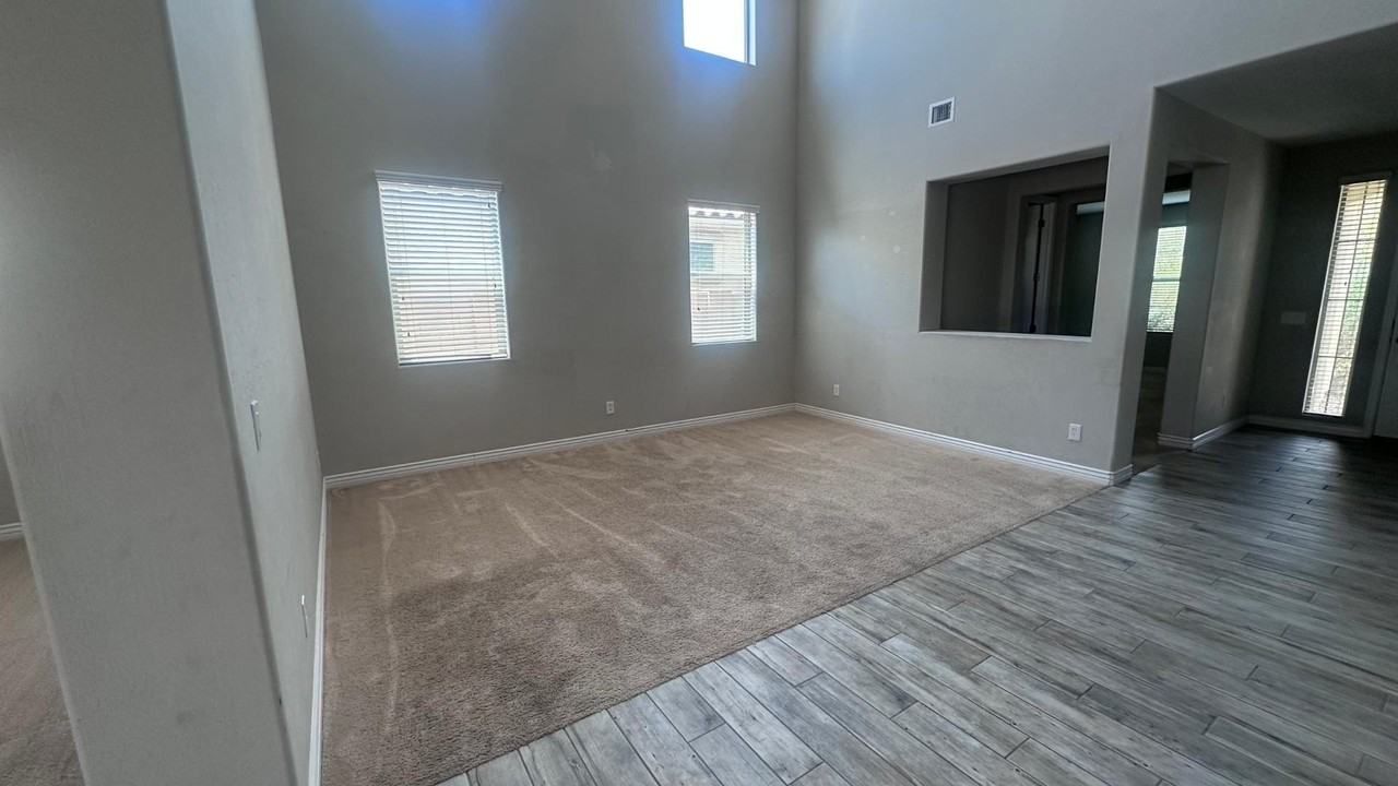 10015 E Wavelength Ave - Photo 5 of 31