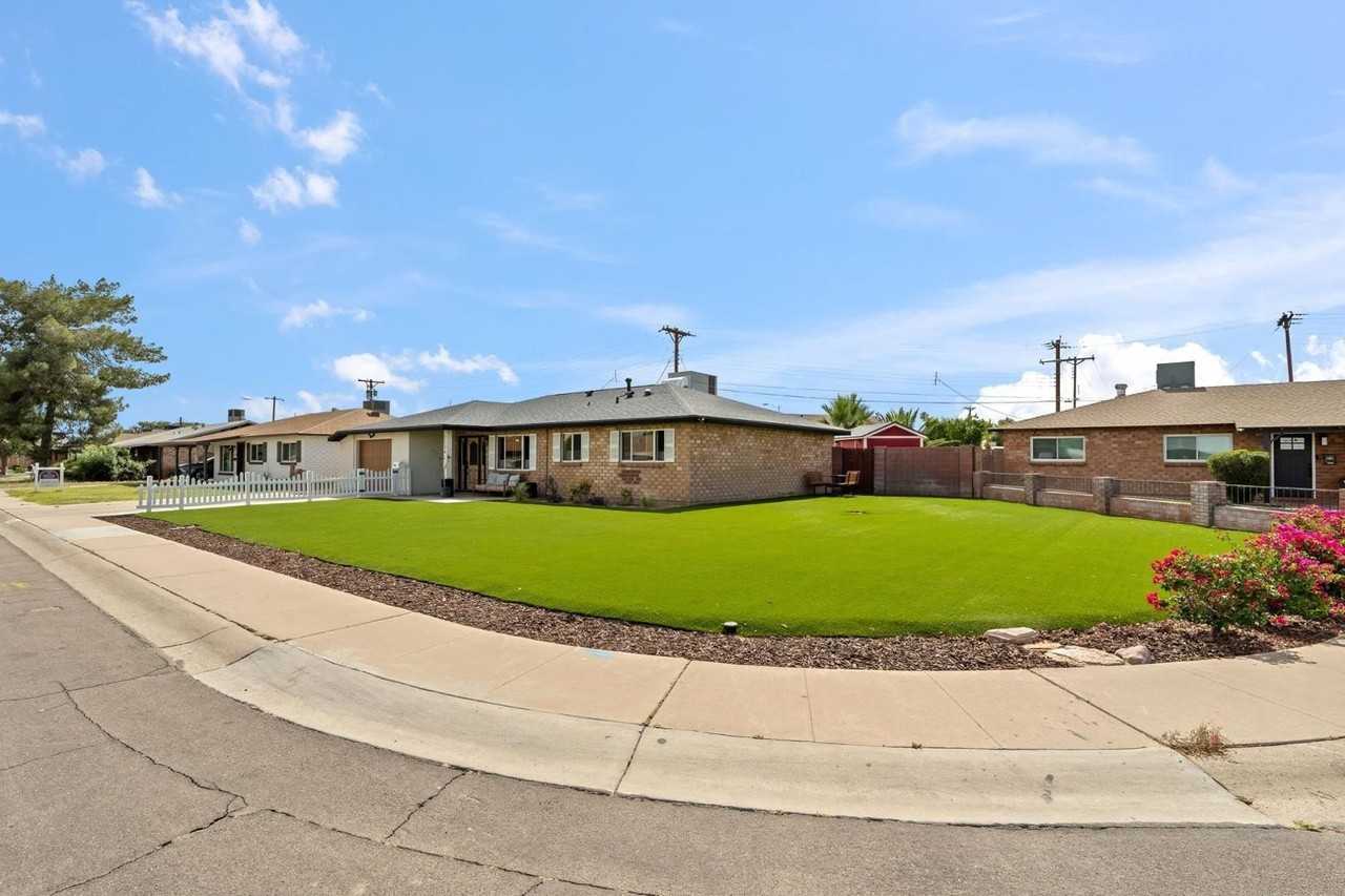 2234 N 74th Way - Photo 2 of 38