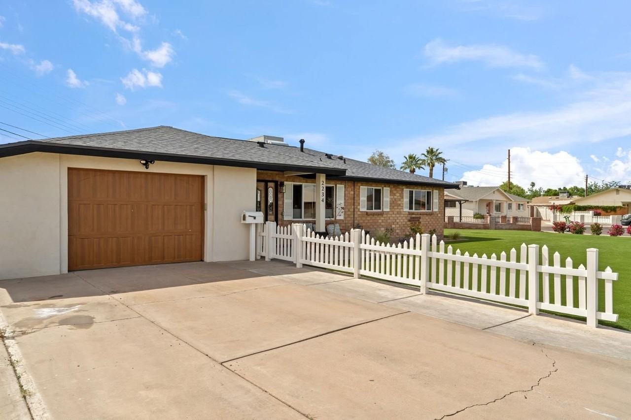 2234 N 74th Way - Photo 3 of 38