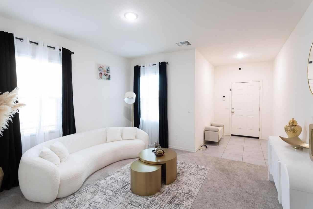 36094 W Santa Barbara Ave - Photo 4 of 21