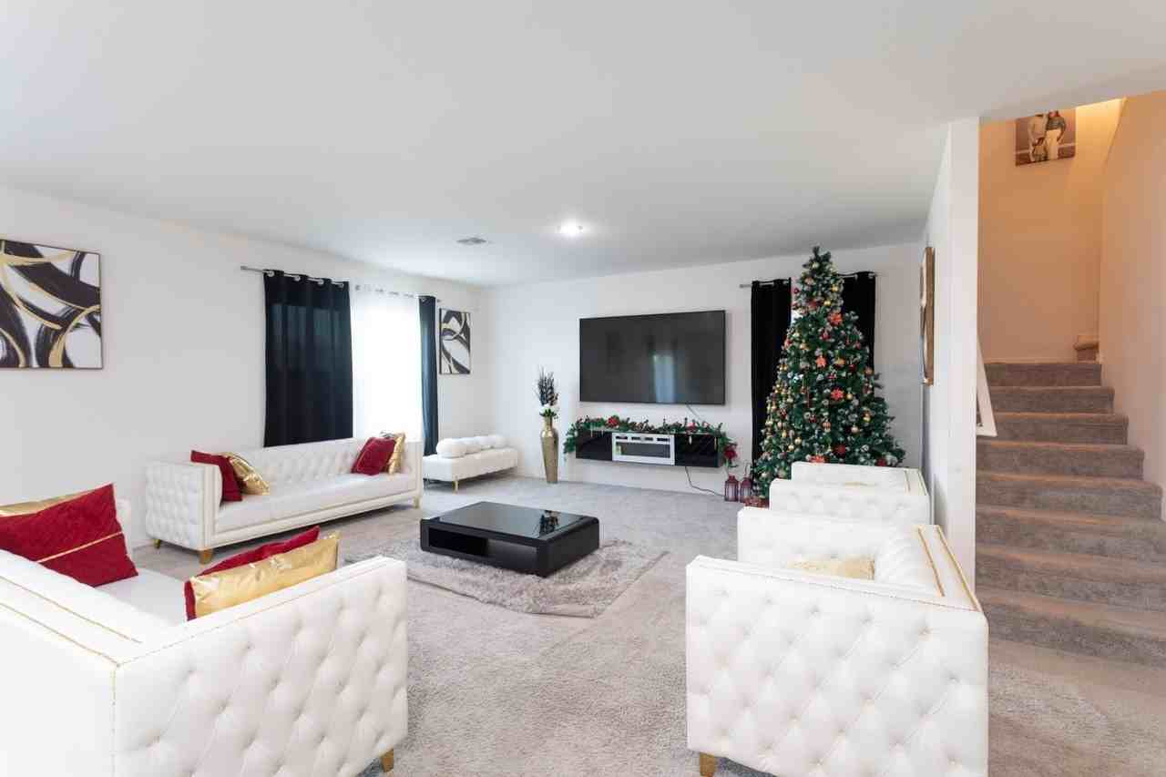 36094 W Santa Barbara Ave - Photo 7 of 21