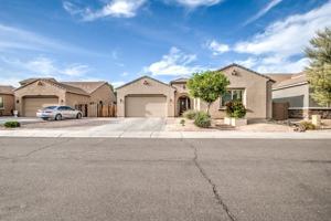 featured image of 2552 E Redwood Pl