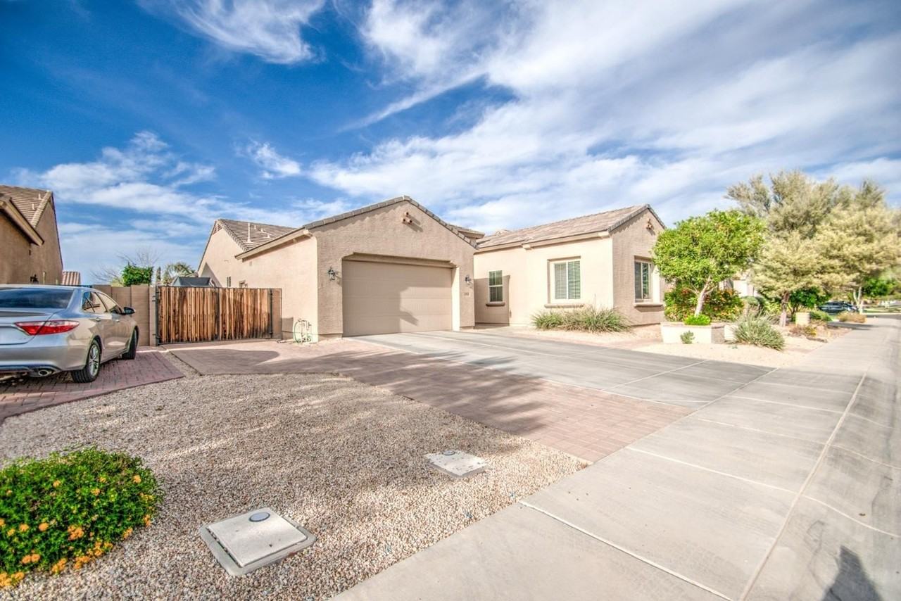 2552 E Redwood Pl - Photo 2 of 48