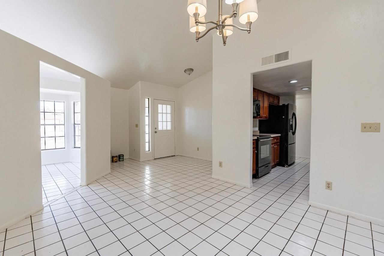 223 W Harvard Ave - Photo 5 of 38